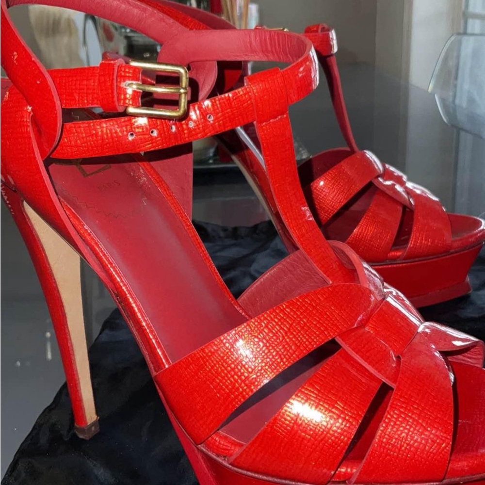 Made in Italy
Size 39 1/2(38.5 US)
heels ( measure 5.3
inches in height - Picture 2 of 5